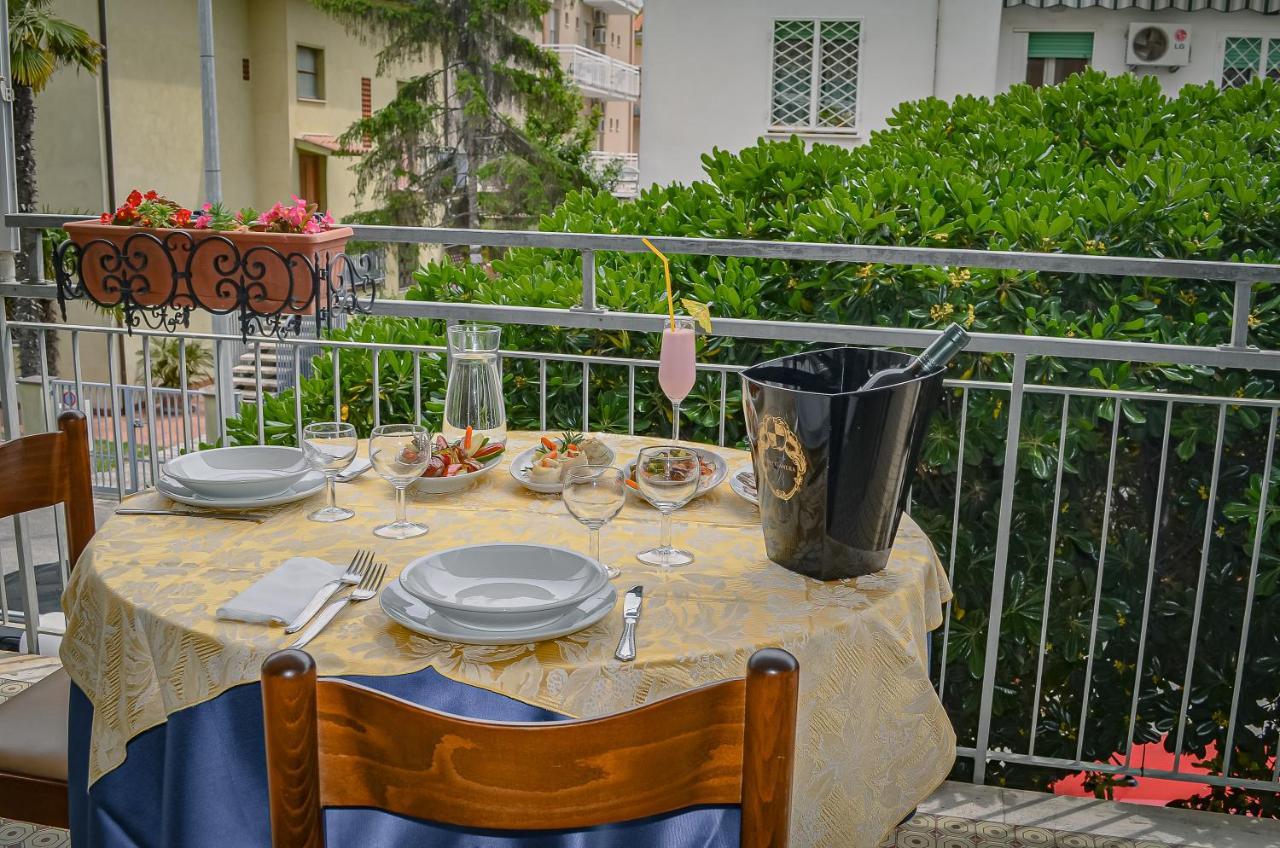 Hotel Stradiot Ρίμινι Εξωτερικό φωτογραφία